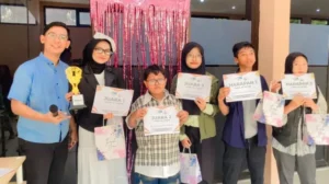 Lagi! Sehari Pasca Dinobatkan sebagai Duta Difabel Kredibel, Abidah Nur Zahro Juarai Lomba MC yang Diadakan RAP Surabaya
