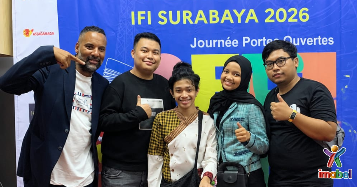 Vincent Padare Direktur IFI Surabaya bersama Para Bestie Imabel