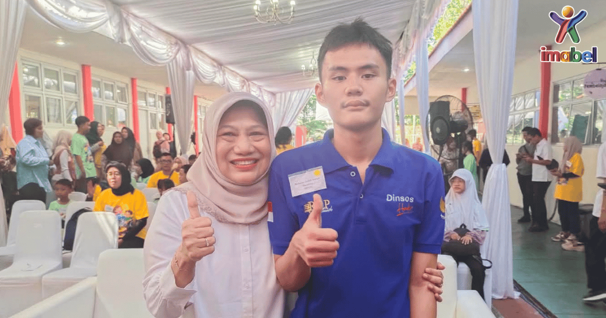 Nicholas Orrick Adrian Handono Salah Satu Bestie Imabel Bersama Antiek Sugiharti Kepala Dinas Sosial Kota Surabaya 