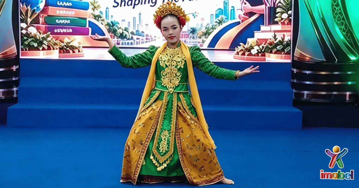 Vira, Siswi SLB-B Dharma Wanita Sidoarjo Memukau Panggung Inspire Education Festival 2026 dengan Tari Banjar Kemuning